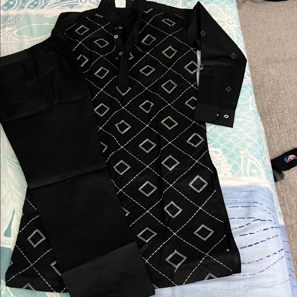 Black and Gray Patterned Kurta pajama Set (new) 10years